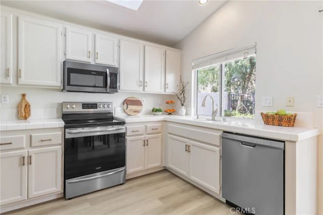 23948 Via Astuto, Murrieta, CA 92562
