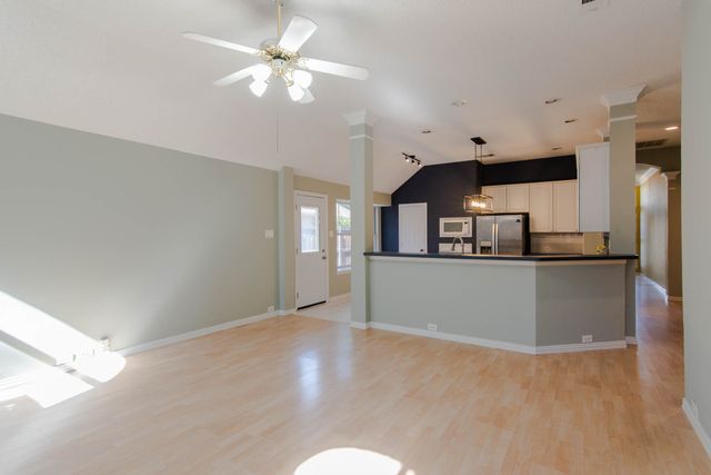 9321 Western Trail, Irving, TX 75063