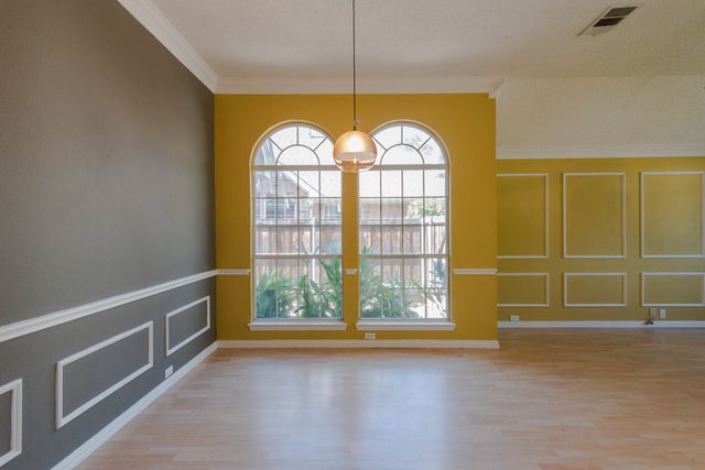 9321 Western Trail, Irving, TX 75063