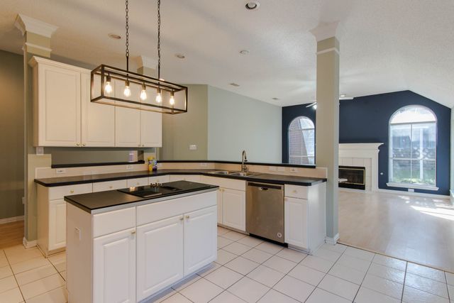 9321 Western Trail, Irving, TX 75063