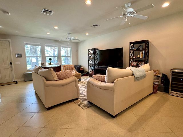 2758 Avalon Way, Jupiter, FL 33458