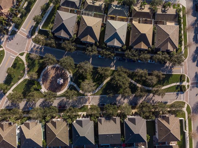 2758 Avalon Way, Jupiter, FL 33458
