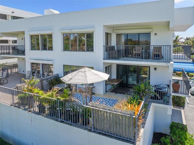 1700 Ocean Drive 202V, Vero Beach, FL 32963