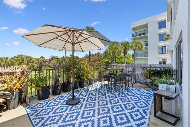 1700 Ocean Drive 202V, Vero Beach, FL 32963