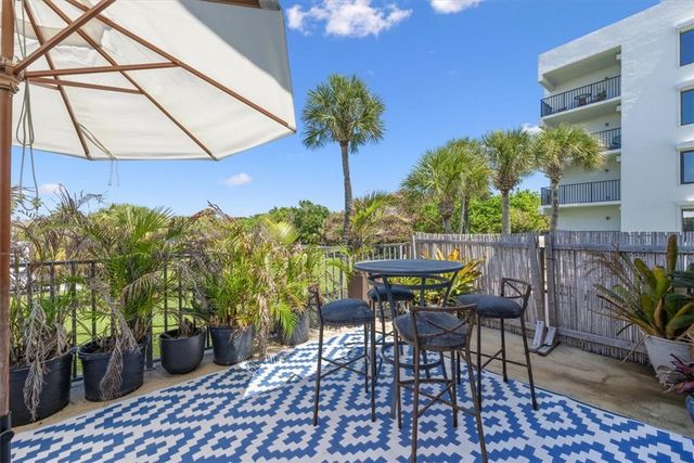 1700 Ocean Drive 202V, Vero Beach, FL 32963