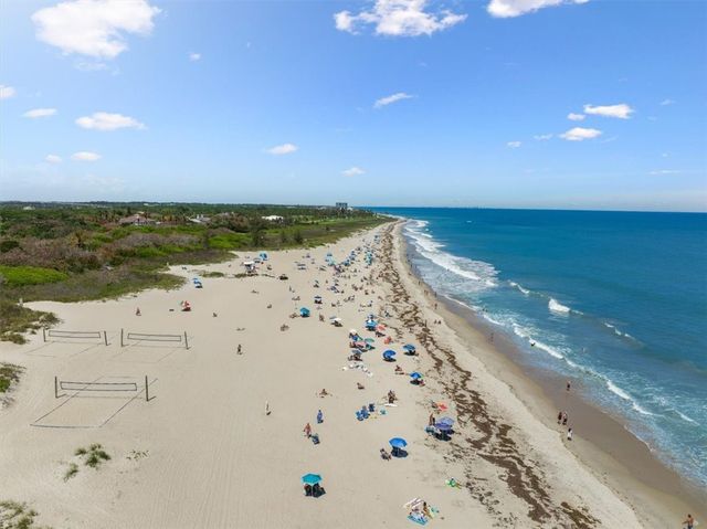 1700 Ocean Drive 202V, Vero Beach, FL 32963