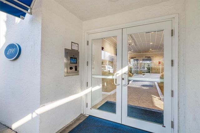 1700 Ocean Drive 202V, Vero Beach, FL 32963