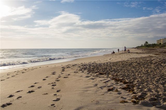 1700 Ocean Drive 202V, Vero Beach, FL 32963