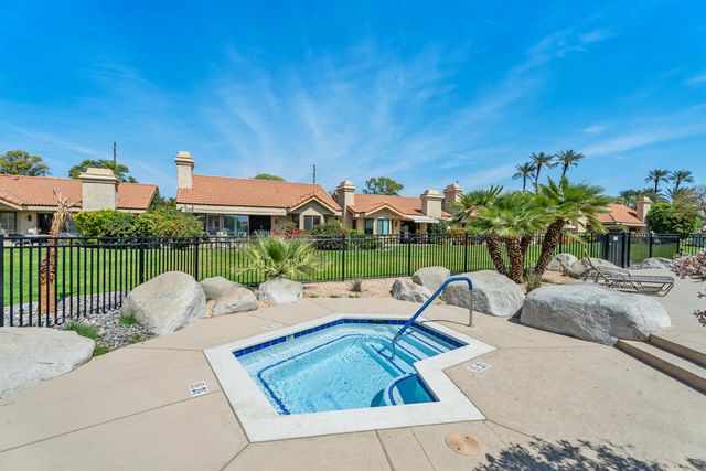 9 Acapulco Drive, Palm Desert, CA 92260