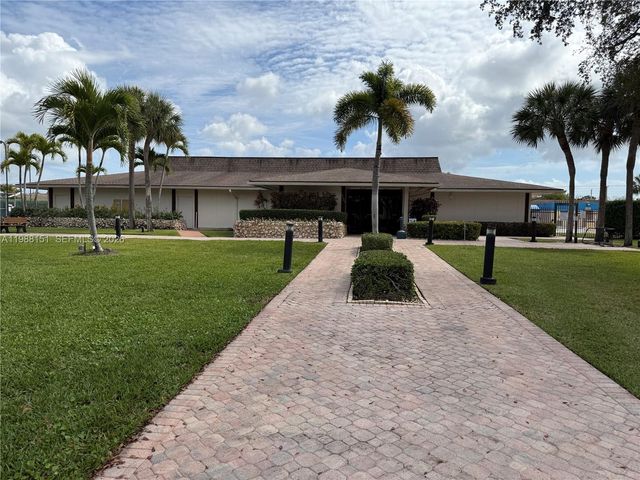 5130 Las Verdes Circle 123, Delray Beach, FL 33484