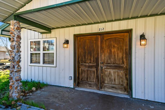 212 E Washington Avenue, Pierce City, MO 65723