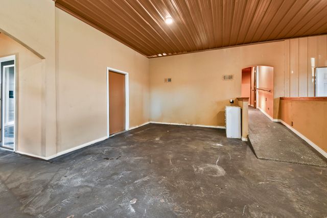 212 E Washington Avenue, Pierce City, MO 65723