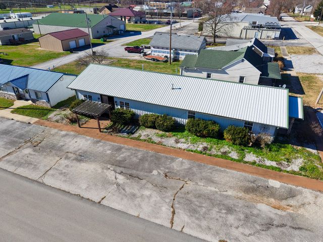 212 E Washington Avenue, Pierce City, MO 65723