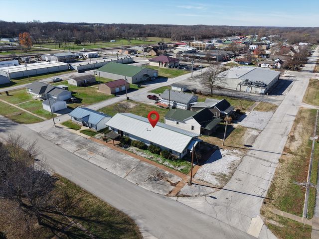 212 E Washington Avenue, Pierce City, MO 65723