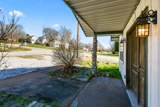212 E Washington Avenue, Pierce City, MO 65723