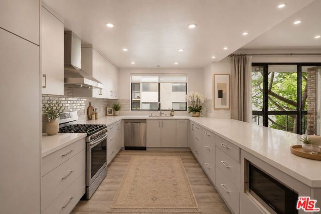 324 N Palm Drive 307, Beverly Hills, CA 90210