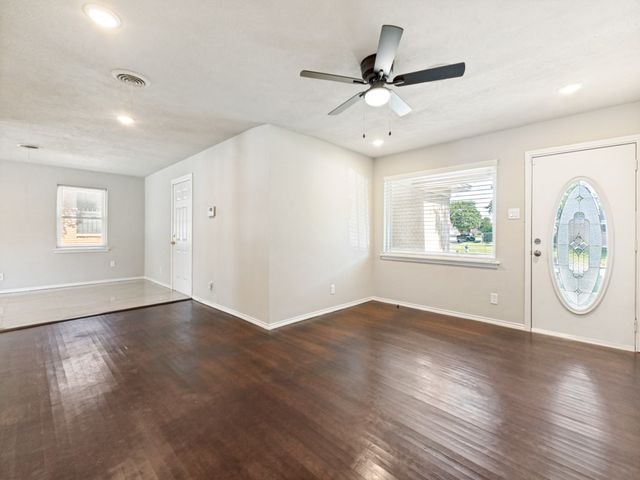 9104 donnybrook, Dallas, TX 75217