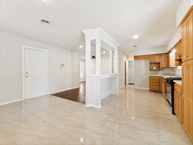 9104 donnybrook, Dallas, TX 75217