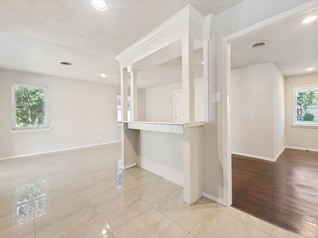 9104 donnybrook, Dallas, TX 75217