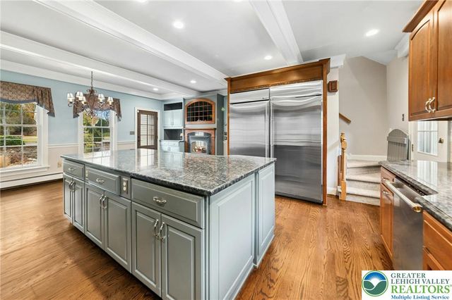 8 Harding Court, Bethlehem Twp, PA 18045