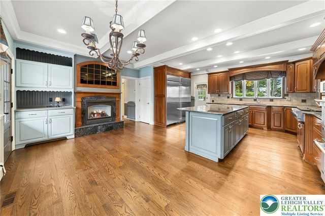 8 Harding Court, Bethlehem Twp, PA 18045