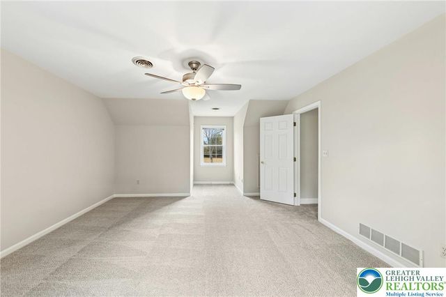 8 Harding Court, Bethlehem Twp, PA 18045