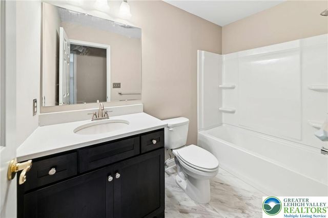 8 Harding Court, Bethlehem Twp, PA 18045