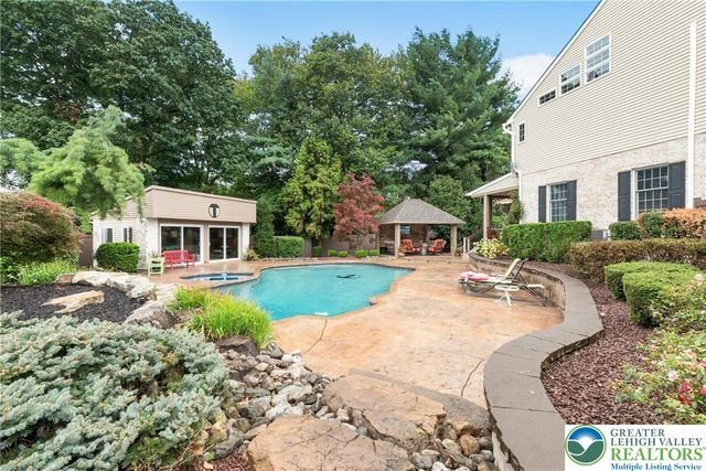 8 Harding Court, Bethlehem Twp, PA 18045