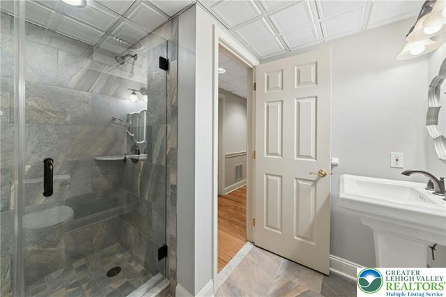 8 Harding Court, Bethlehem Twp, PA 18045