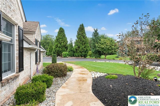 8 Harding Court, Bethlehem Twp, PA 18045