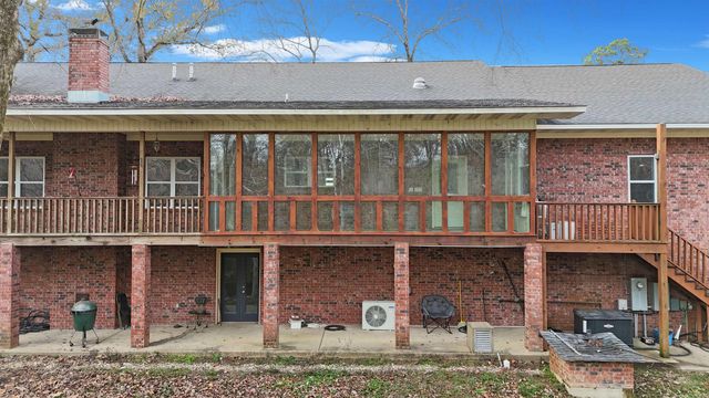 72 RANCH Road, Arkadelphia, AR 71923