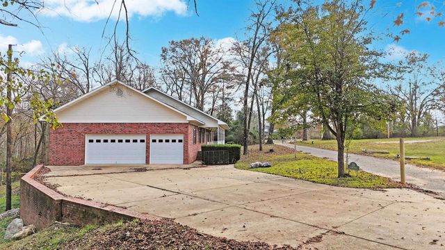 72 RANCH Road, Arkadelphia, AR 71923