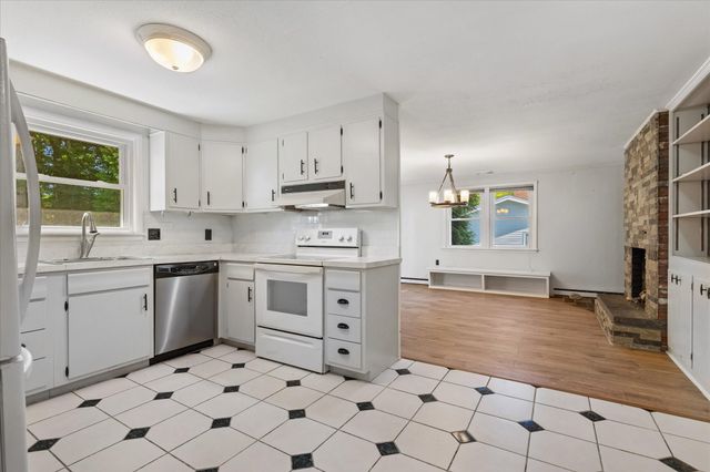 36 Barry Rd, Worcester, MA 01609