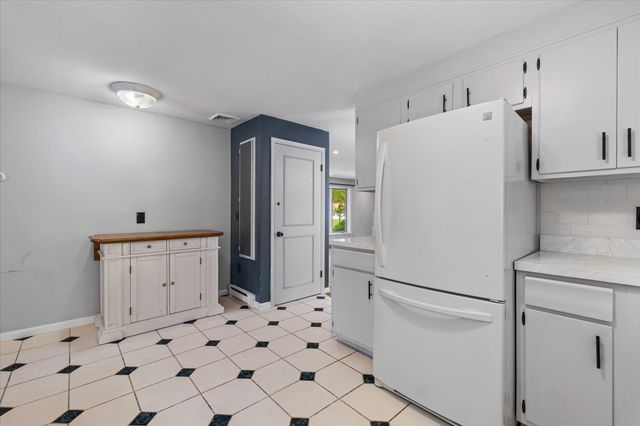 36 Barry Rd, Worcester, MA 01609