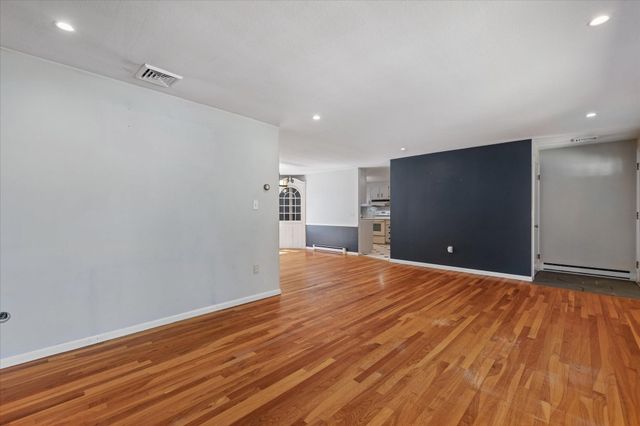 36 Barry Rd, Worcester, MA 01609