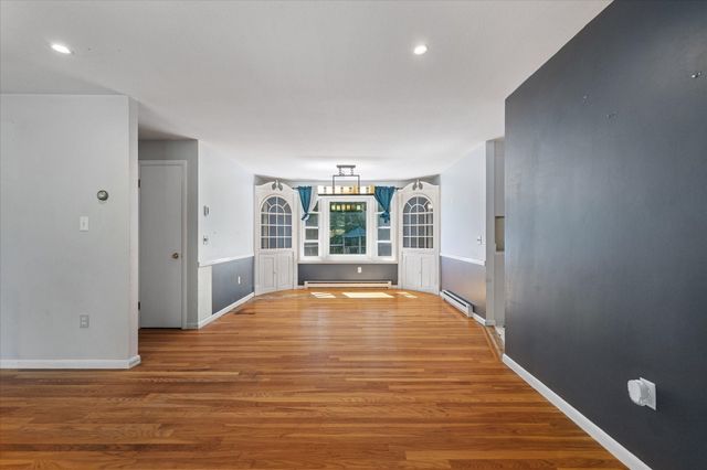 36 Barry Rd, Worcester, MA 01609