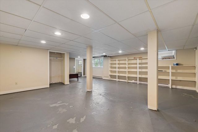 36 Barry Rd, Worcester, MA 01609