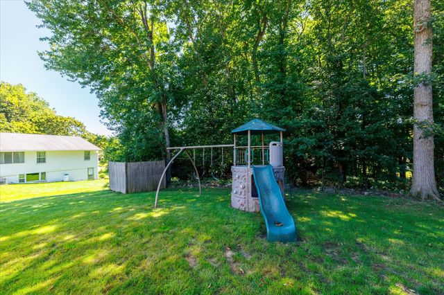 36 Barry Rd, Worcester, MA 01609