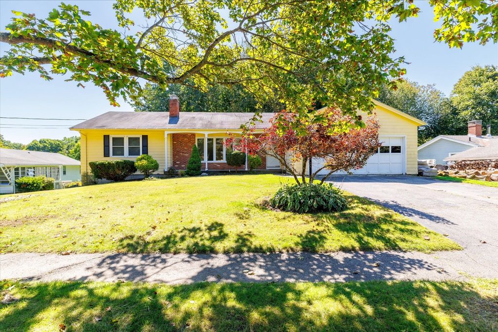 36 Barry Rd, Worcester, MA 01609