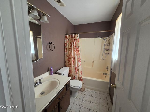 40104 174th Street, Lake Los Angeles, CA 93591