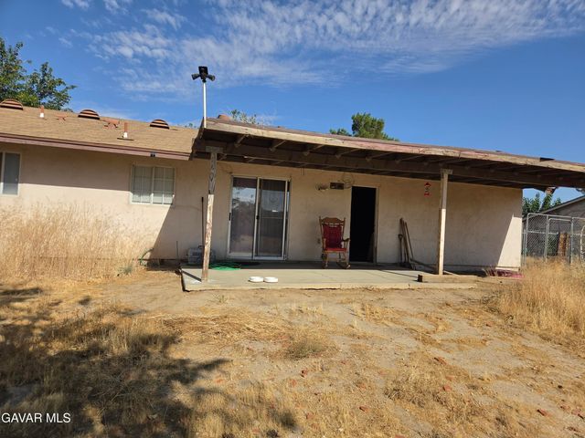 40104 174th Street, Lake Los Angeles, CA 93591