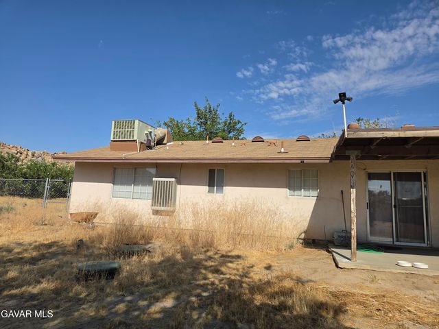 40104 174th Street, Lake Los Angeles, CA 93591