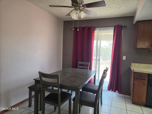 40104 174th Street, Lake Los Angeles, CA 93591
