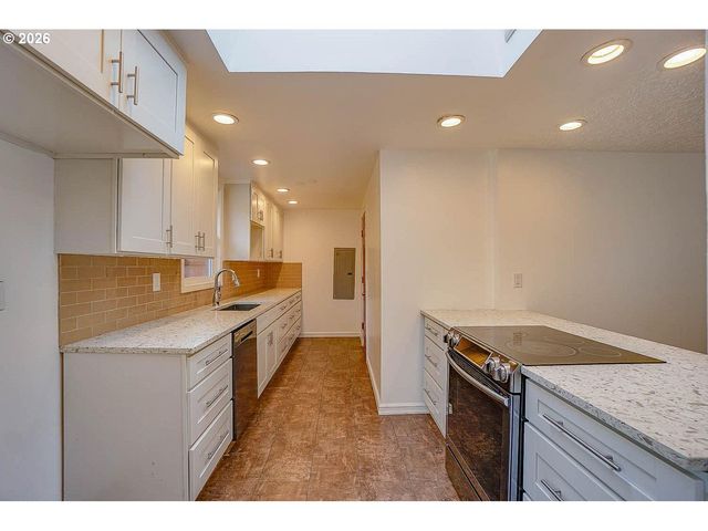 8300 Se Lorry Ave, Vancouver, WA 98664