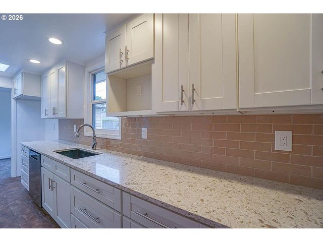 8300 Se Lorry Ave, Vancouver, WA 98664