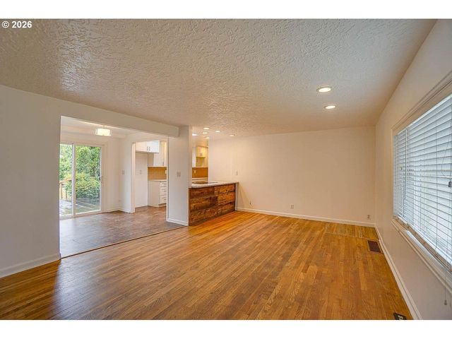 8300 Se Lorry Ave, Vancouver, WA 98664