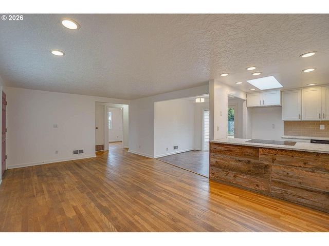 8300 Se Lorry Ave, Vancouver, WA 98664