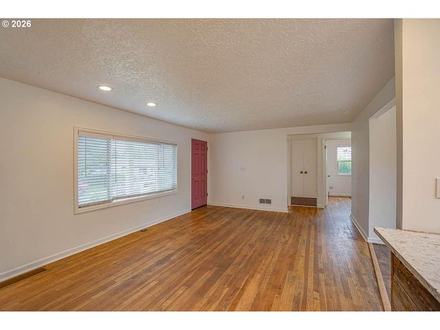 8300 Se Lorry Ave, Vancouver, WA 98664
