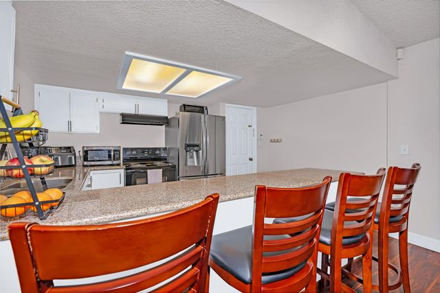 2893 Helm Avenue, Clovis, CA 93612