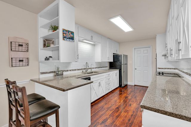 2893 Helm Avenue, Clovis, CA 93612